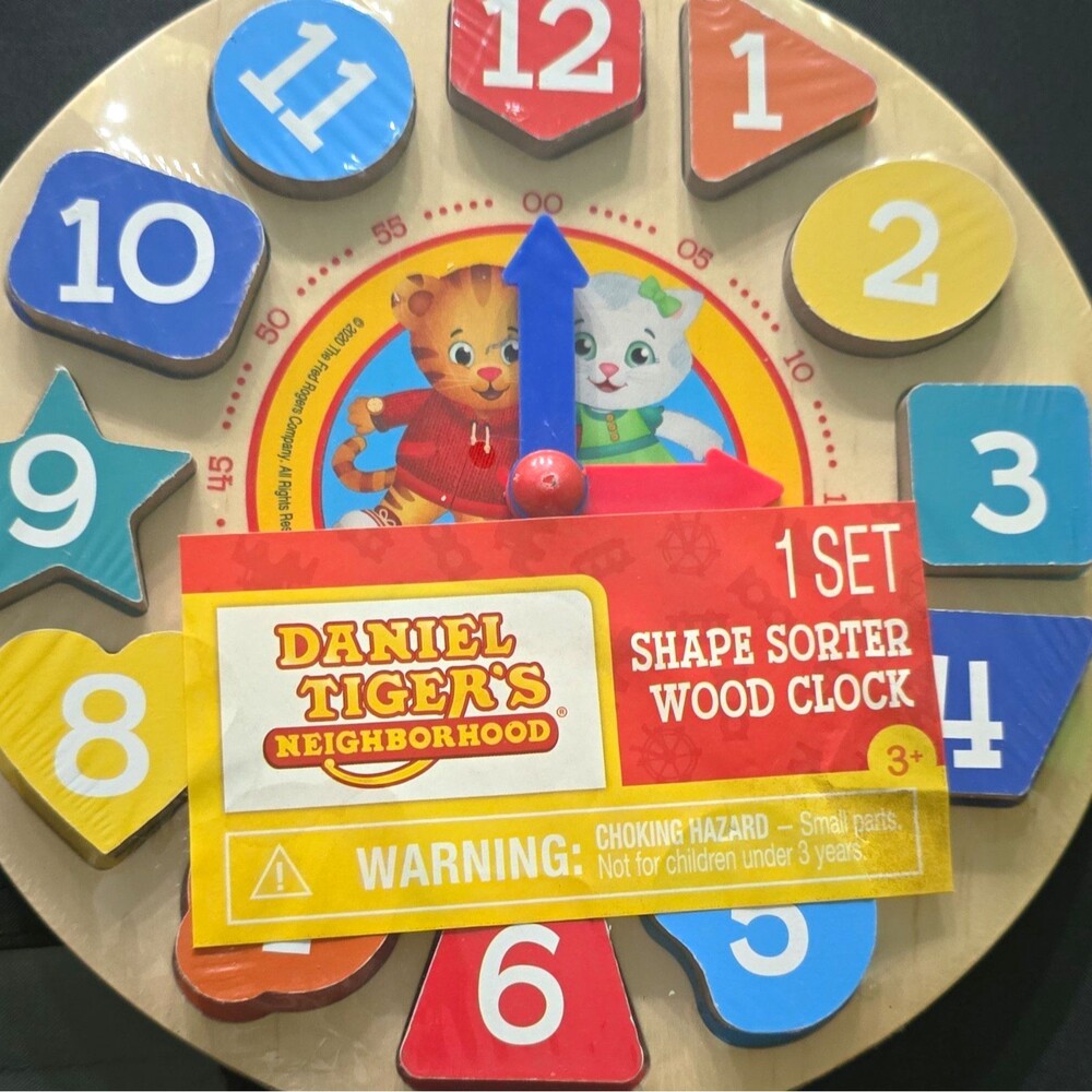 Daniel Tiger's Neighborhood Wood Clock Shape Sorter w/ Stand 2021 MPN 31036